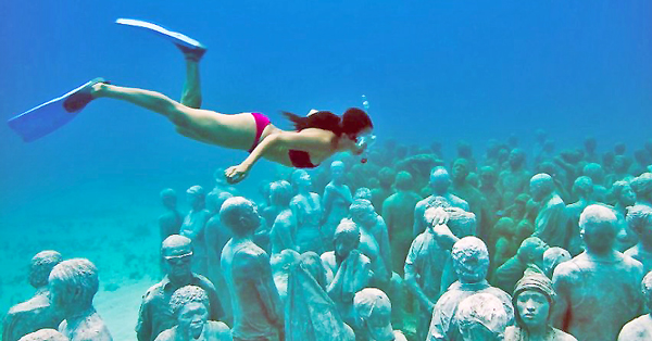 cancun snorkeling statues