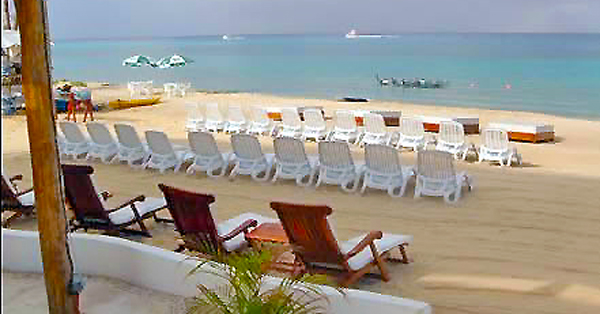 Las Uvas Beach Club - All-Inclusive Beach Break in Cozumel